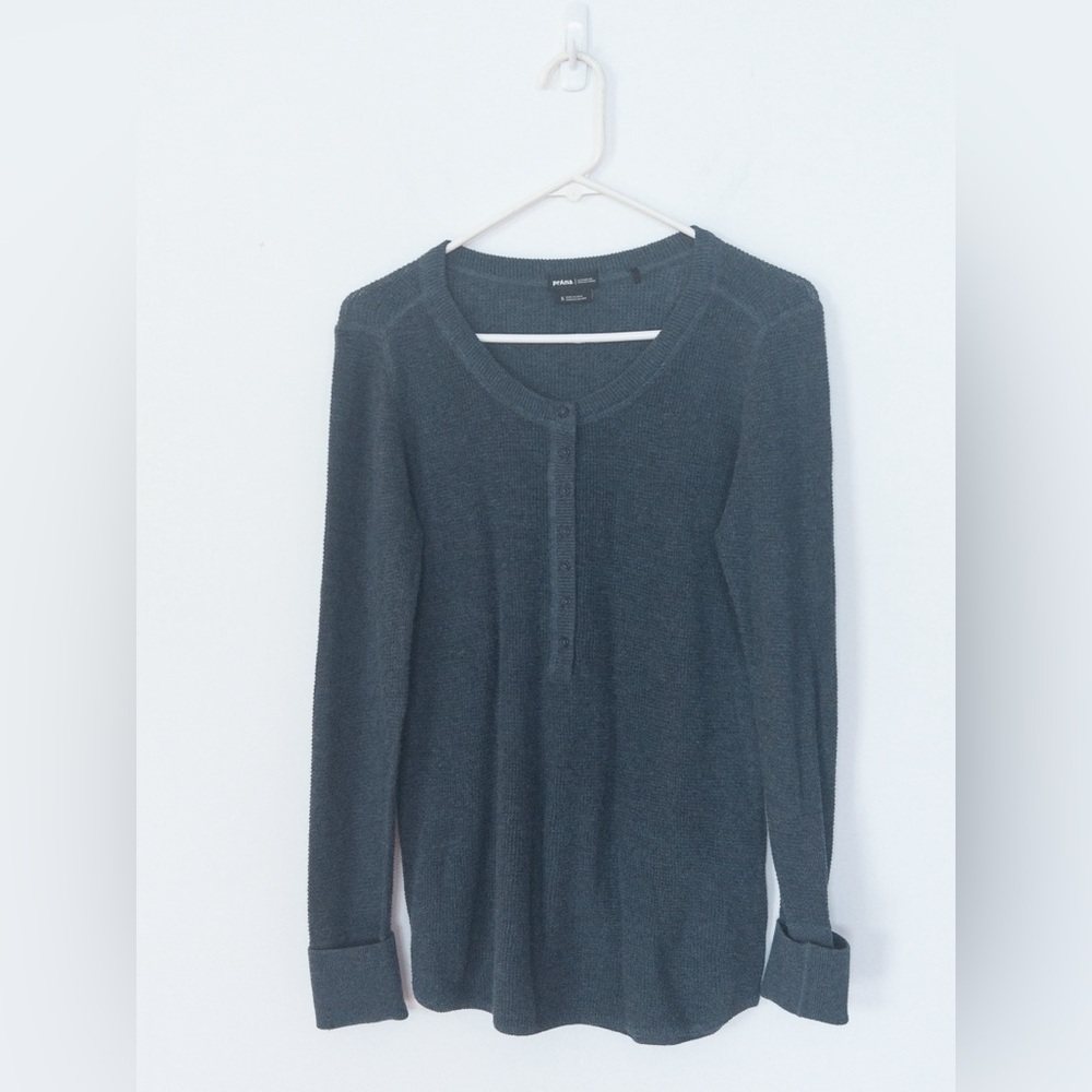 prAna wool, poly, cotton long sleeve shirt. Size small. 19” pit front